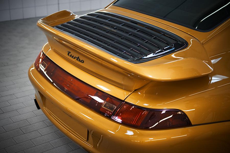 Детали экстерьера Porsche 911 Turbo Classic Series (993) 2018 года  (фото 9 из 60)